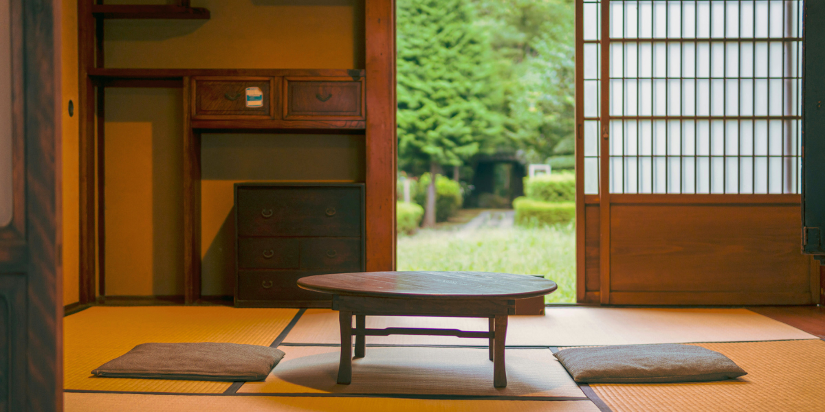 Come-comportarsi-in-Giappone-togliere-scarpe-tatami_OVET